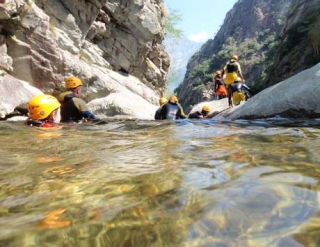 Piscine naturelle au canyon du Torrent de Fer.jpg